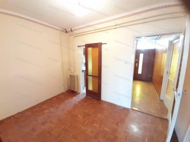 Eladó téglalakás, Szolnokon 41 M Ft, 3 szobás