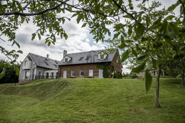 Eladó családi ház, Lovasberényben 359 M Ft, 14 szobás