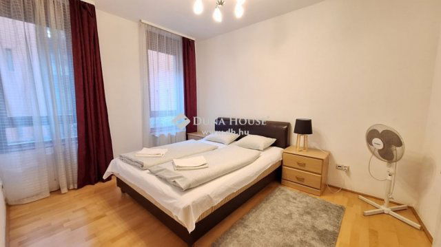 Eladó téglalakás, Budapesten, VI. kerületben 139 M Ft, 3 szobás