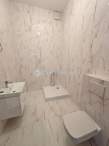 Eladó téglalakás, Sopronban 54.9 M Ft, 1 szobás