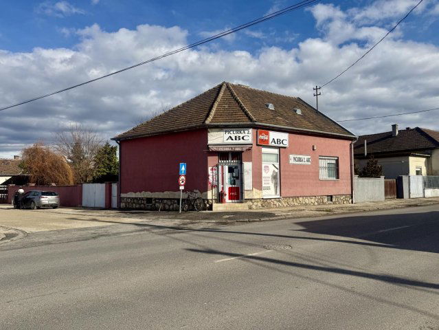 Eladó családi ház, Komáromban 72.9 M Ft, 3 szobás