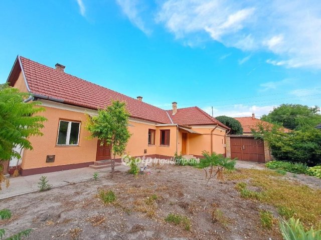 Eladó családi ház, Abonyban 44 M Ft, 3 szobás