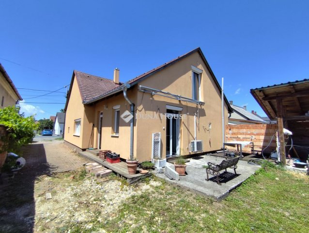 Eladó családi ház, Csákánydoroszlón 79.9 M Ft, 5 szobás