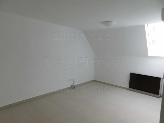 Kiadó téglalakás, albérlet, Siófokon 275 E Ft / hó, 4 szobás