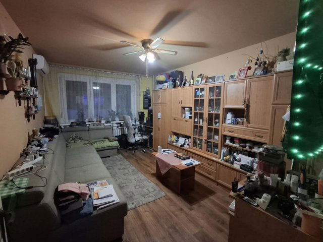 Eladó panellakás, Pécsett 44.9 M Ft, 2+1 szobás