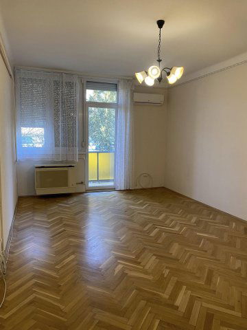 Eladó téglalakás, Szolnokon 39 M Ft, 3 szobás