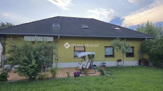 Eladó családi ház, Budapesten, XXI. kerületben 197 M Ft