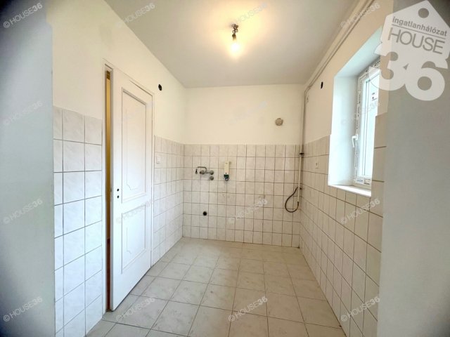 Eladó családi ház, Kecskeméten 98 M Ft, 6 szobás