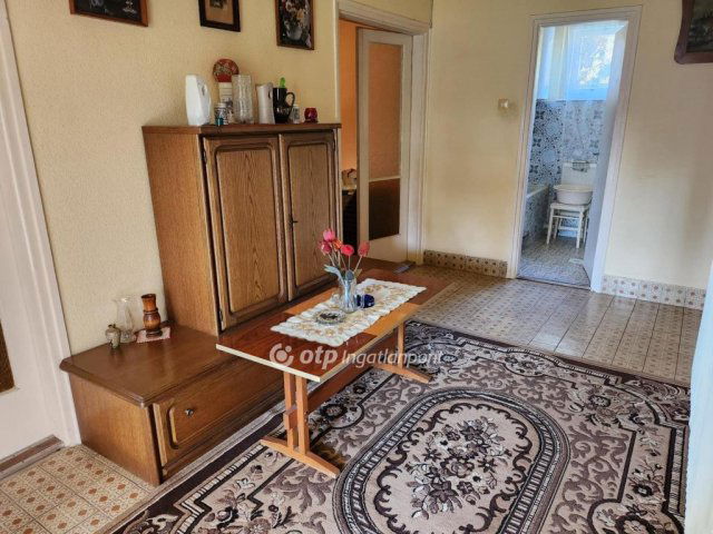 Eladó családi ház, Tiszacsegén 25 M Ft, 3 szobás