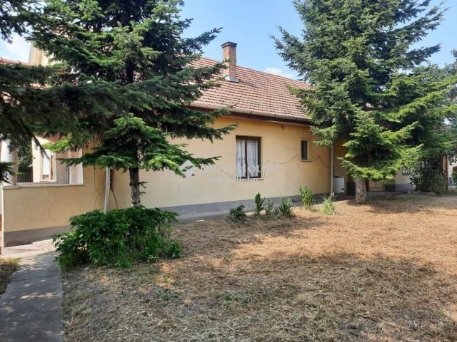 Eladó családi ház, Jászberényben 44.9 M Ft, 4 szobás