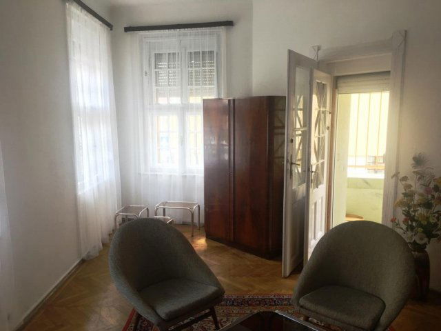 Kiadó téglalakás, albérlet, Pécsett, Búza téren 150 E Ft / hó