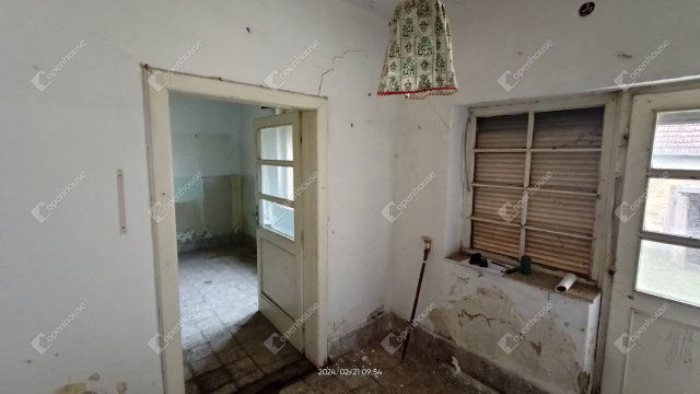 Eladó családi ház, Bakonyszentivánon 8.5 M Ft, 3 szobás