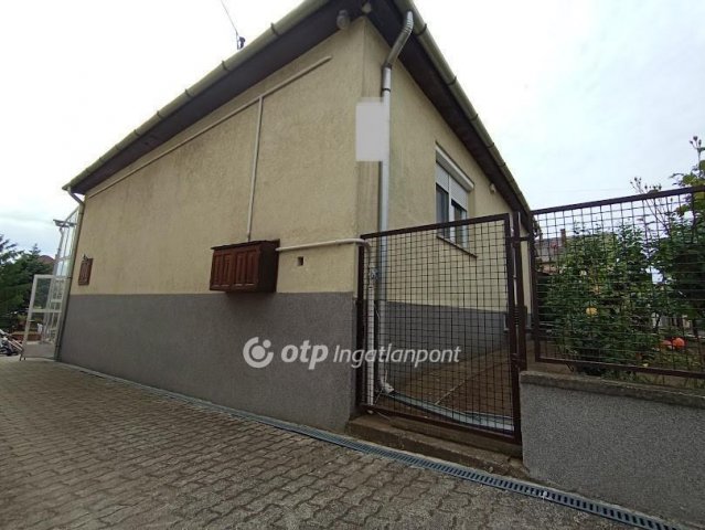 Eladó családi ház, Hatvanban 75 M Ft, 3 szobás