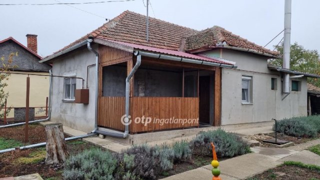 Eladó családi ház, Kabán 34.9 M Ft, 1+1 szobás