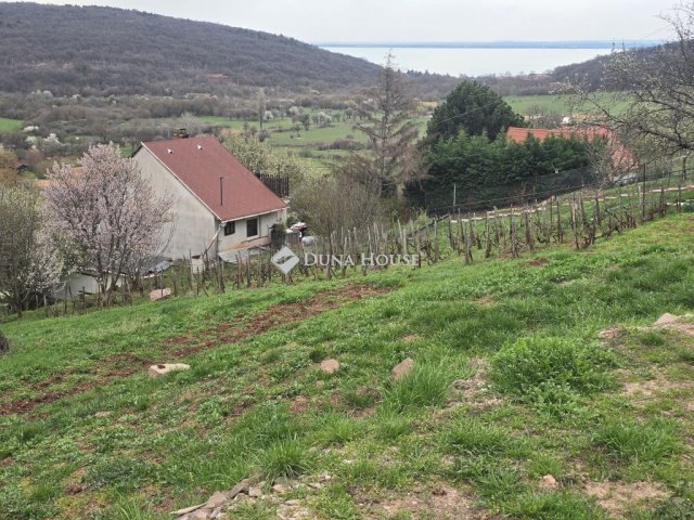 Eladó telek, Felsőörsön 30 M Ft / költözzbe.hu