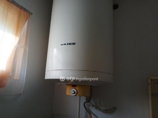 Eladó családi ház, Adácson 35 M Ft, 3 szobás