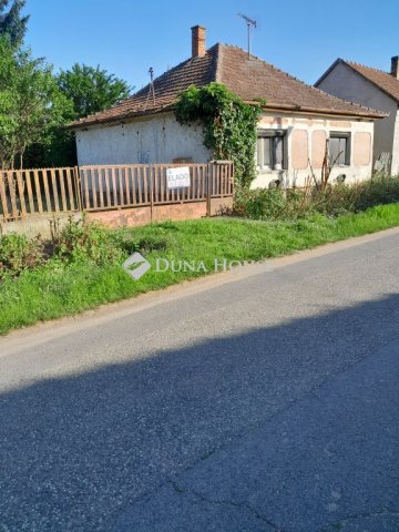 Eladó családi ház, Csengerben 6.7 M Ft, 2 szobás