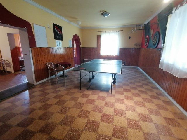 Eladó üzlethelyiség, Pusztaszabolcson 40 M Ft