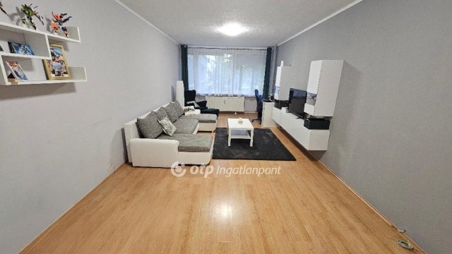 Eladó téglalakás, Egerben 45.5 M Ft, 2 szobás