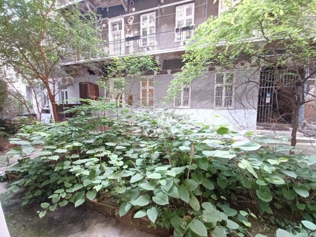 Eladó téglalakás, Budapesten, VI. kerületben 44.9 M Ft, 1 szobás