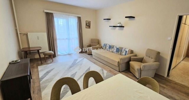 Eladó panellakás, Pécsett 47.99 M Ft, 2 szobás