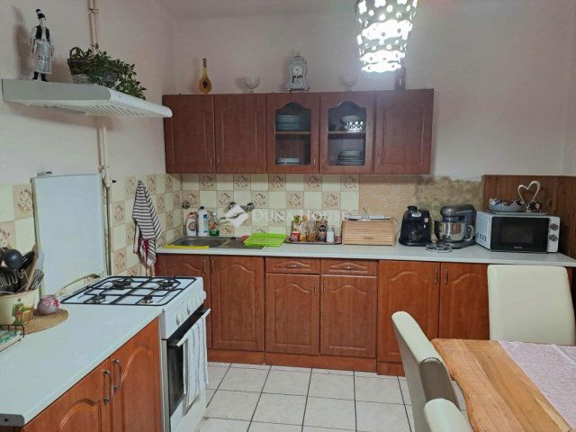 Eladó téglalakás, Bezenyén 31.9 M Ft, 2 szobás
