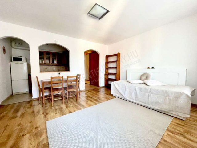 Kiadó téglalakás, albérlet, VIII. kerületben, Baross utcában