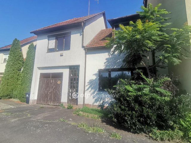 Eladó téglalakás, Békéscsabán 49 M Ft, 4 szobás