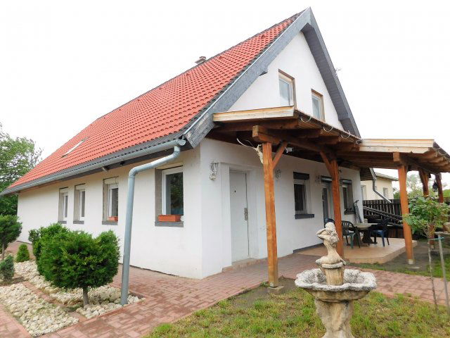 Eladó családi ház, Siófokon 79.9 M Ft, 6 szobás