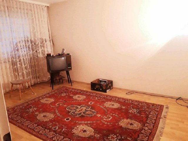 Eladó panellakás, Székesfehérvárott 59.9 M Ft, 4 szobás