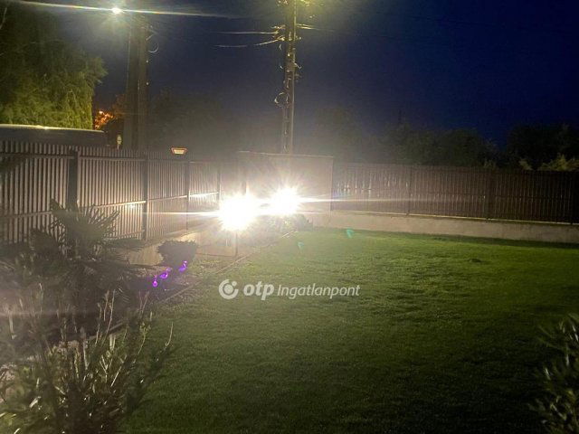 Eladó családi ház, Cegléden 86.9 M Ft, 4+1 szobás