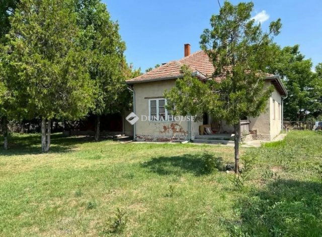 Eladó családi ház, Ruzsán 29.8 M Ft, 3 szobás