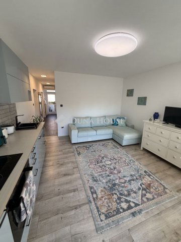 Eladó téglalakás, Balatonalmádiban 90.9 M Ft, 4 szobás