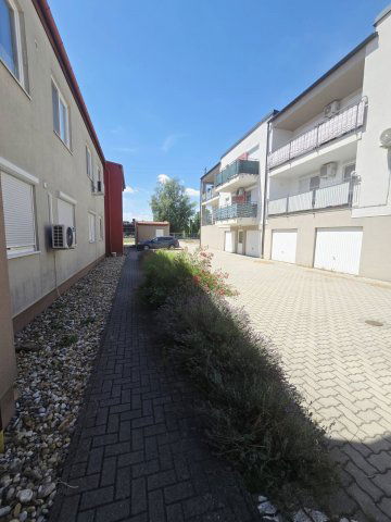 Eladó garázs, Hegyeshalomban 11 M Ft / költözzbe.hu