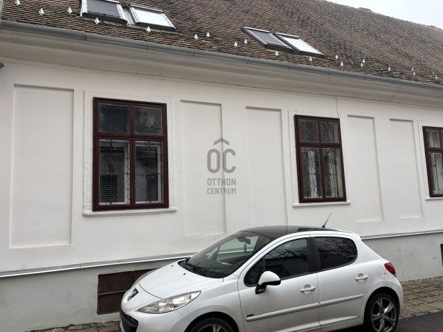 Kiadó téglalakás, albérlet, Pécsett 140 E Ft / hó, 2 szobás