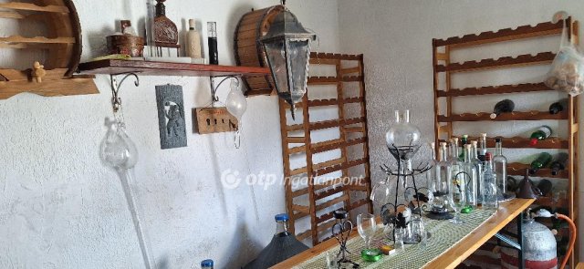 Eladó telek, Lesencefaluban 35.5 M Ft / költözzbe.hu
