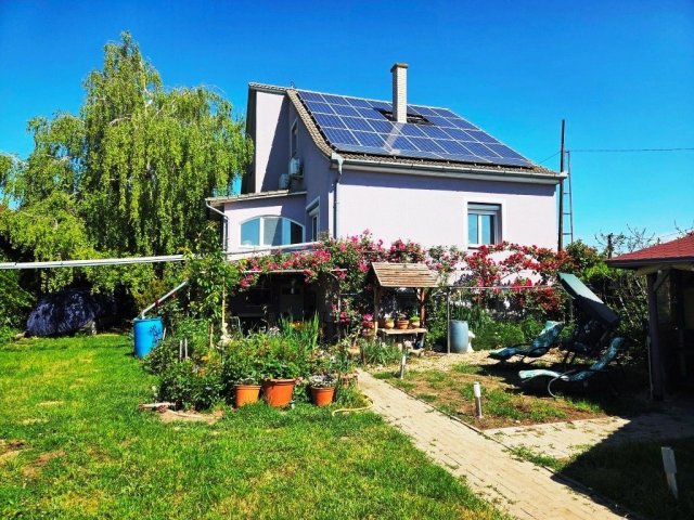 Eladó családi ház, Baracson 75 M Ft, 5+2 szobás