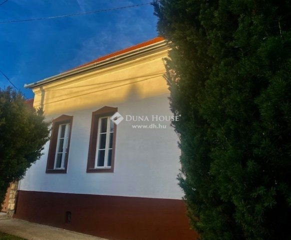 Eladó családi ház, Véménden 89.9 M Ft, 4 szobás