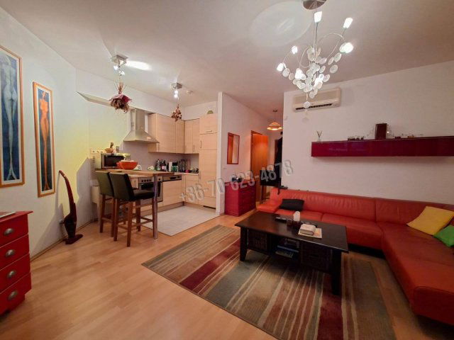 Eladó téglalakás, Budapesten, VI. kerületben 79.9 M Ft