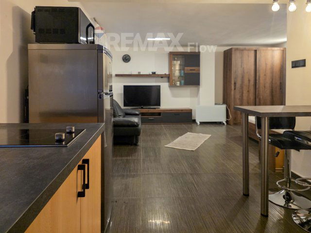 Eladó téglalakás, Pécsett 0.16 M Ft, 1 szobás