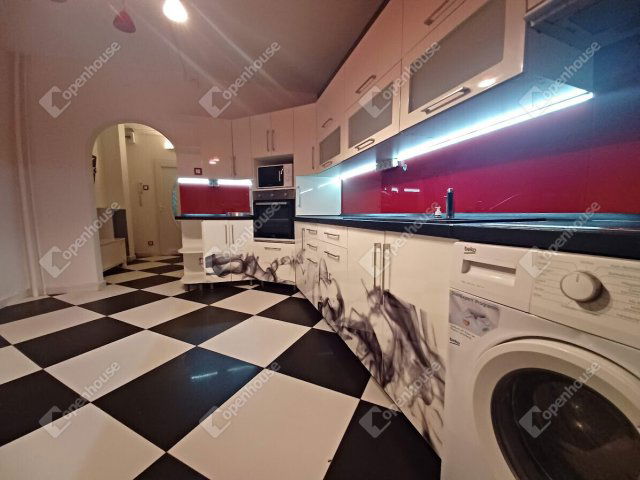 Kiadó panellakás, albérlet, Debrecenben 180 E Ft / hó, 2 szobás