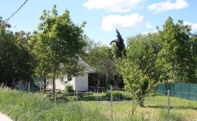 Eladó nyaraló, Biatorbágyon 18.9 M Ft, 2 szobás