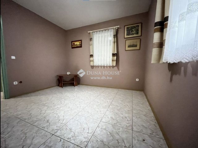 Eladó családi ház, Zircen 78 M Ft, 3 szobás