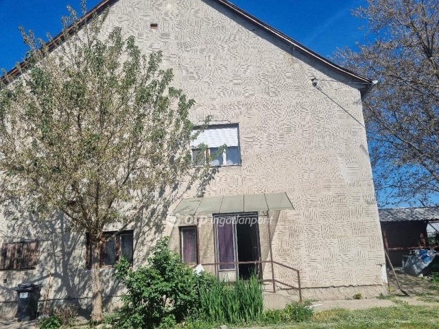 Eladó családi ház, Szalkszentmártonon 44.9 M Ft, 5 szobás