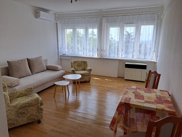 Kiadó téglalakás, albérlet, II. kerületben, Vérhalom téren