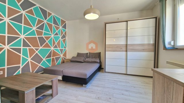 Eladó téglalakás, Pécsett, Hargita utcában 32 M Ft, 1 szobás