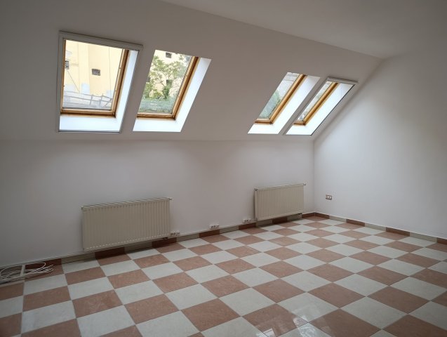 Eladó téglalakás, Veszprémben 74 M Ft, 2 szobás