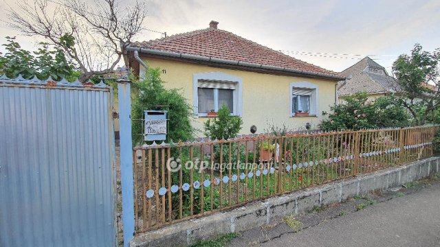 Eladó családi ház, Gyöngyöspatán 32 M Ft, 4+1 szobás