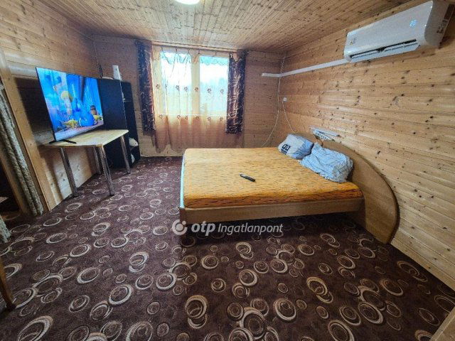 Eladó családi ház, Előszálláson 23 M Ft, 2 szobás