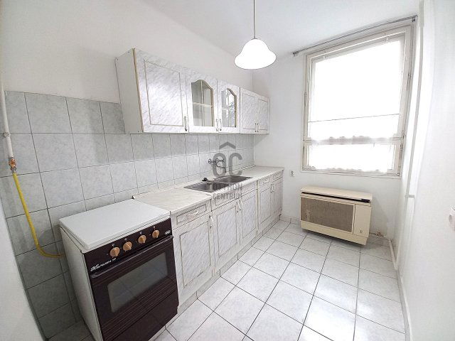 Eladó téglalakás, Debrecenben 60 M Ft, 2 szobás